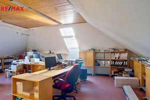 Prodej obchodních prostor, ul. Dluhonská (u kruh. objezdu na křižovatce s ul. Polní), Přerov