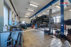 Prodej autoservisu s byty, Moravský Beroun, ul. Dvořákova