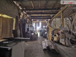 Stodola s pozemkem cca 812 m2