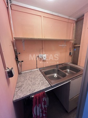 Nymburk, prodej dvou prodejních stánků, 42 m2, okr. Nymburk