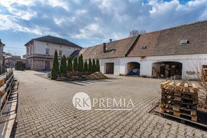 Prodej komerčního areálu v Lahošti, 1331 m2, pozemek 3.075 m2
