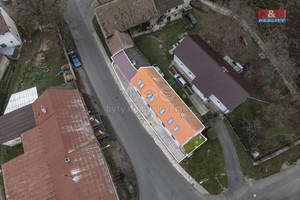Prodej obchod a služby, 170 m2 s podkrovním bytem