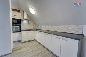 Prodej obchod a služby, 170 m2 s podkrovním bytem