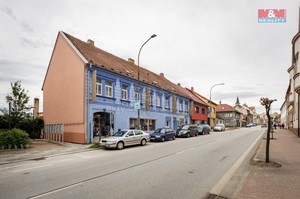 Multifunkční objekt, 2203 m2, Lišov, ul. třída 5. května