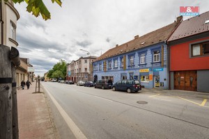 Multifunkční objekt, 2203 m2, Lišov, ul. třída 5. května