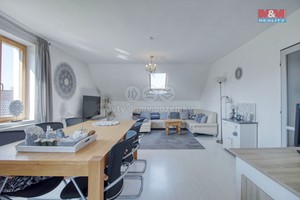 Prodej obchodního objektu, 112 m2, s bytem 4+1 v Svéradice