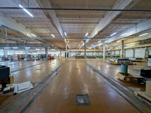 Průmyslové haly 4.526 m2 a pozemky o celkové výměře cca 15.000 m2