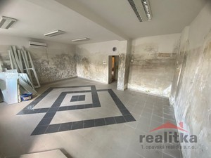 Prodej budovy s dvěma byty a s obchodními prostory 360 m2, Nákladní ul., Opava