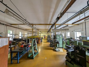 Skladovací objekt 3.000 m2 - sklady, dílny, expedice, kanceláře ve výborném stav