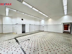 Prodej obchodních prostor 235 m2