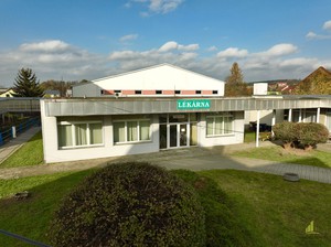 Komerční prostor a bytová jednotka k prodeji v centru Velké Bystřice