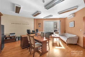 Kancelář s prostornou terasou v centru Pardubic