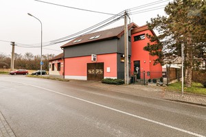 Soubor obchodních, skladovacích a kancelářských prostor v kombinaci s příjemným bydlením v bytě 4 kk