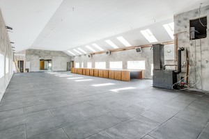 Prodej komerční stavby- sklad, showroom, kanceláře, byty, 834 m2 - Ševětín