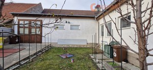Prodej obchodního prostoru v centru obce Březí