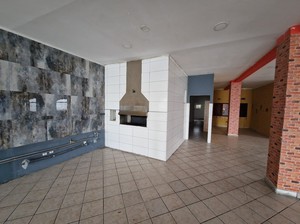 Prodej komerčních prostor o celkové výměře 1138m2, obec Ivančice, okres Brno-venkov.