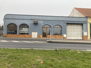 Prodej komerčních prostor o celkové výměře 1138m2, obec Ivančice, okres Brno-venkov.