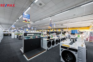 Obchodní prostor 1806 m2+ 50 parkovacích stání - prodej