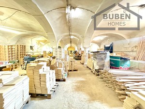Areál s budovami o celkové výměrové ploše 5677 m2, Planá - Karlín