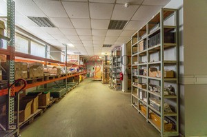 Prodej skladu o velikosti 800 m2 pozemek 2811 m2
