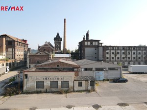 Prodej skladové haly a s přilehlými stavebními pozemky, Žatec