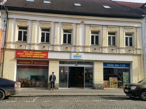 Prodej obchodní budovy v centru města Sušice, Šumava