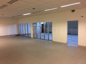 Prodej obchodního prostoru, 1.000m2, Karlovy Vary - Rybáře, Sokolovská ulice.