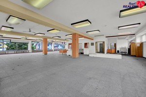 Prodej obchodního prostoru 1480m2, pozemek 1.330m2