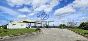 PRODEJ ČERPACÍ STANICE POHONNÝCH HMOT S ROZSÁLÝMI POZEMKY O CP 5.104 M2 VE VYSOKÝCH POPOVICÍCH, OKRE