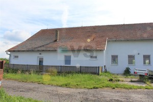 Prodej haly 1051 m2 a dalším pozemkem 9033 m2