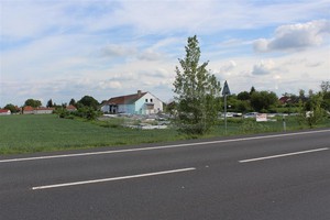 Prodej haly 1051 m2 a dalším pozemkem 9033 m2