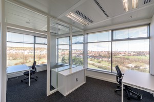 Zařízení kancelář pro 4 a více osob, Praha - Nové Butovice, budova C