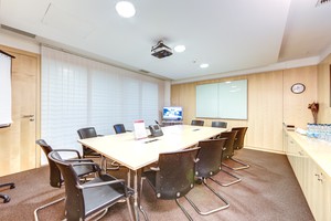 Zařízená kancelář pro 2-3 osoby, Praha Burzovní palác