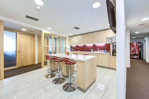 Zařízená kancelář pro 2-3 osoby, Praha Burzovní palác