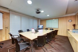 Zařízená kancelář pro 4 a více osob, Praha Burzovní palác