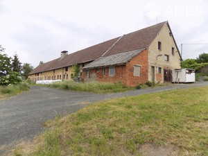 Prodej zemědělských budov 894 m2 a pozemků 0,9 ha