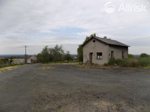 Prodej zemědělských budov 894 m2 a pozemků 0,9 ha