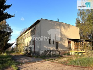 Komerční objekt s pozemkem pro výstavbu haly, 8842m2, Havlíčkův Brod
