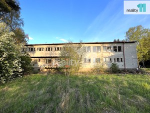 Komerční objekt s pozemkem pro výstavbu haly, 8842m2, Havlíčkův Brod